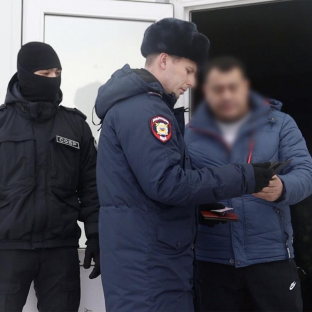 U Rusiji se sve češće u redove ruske vojske ili neke od plaćeničkih postrojbi prisilno mobiliziraju strani radnici