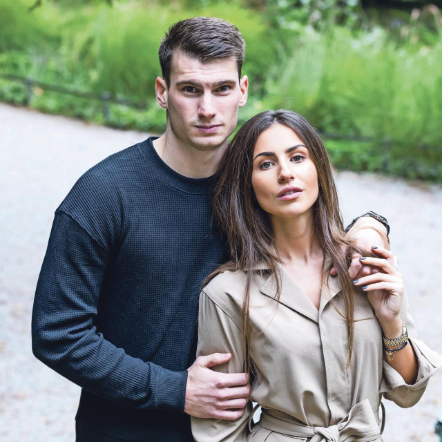 Dominik Livaković i supruga Helena