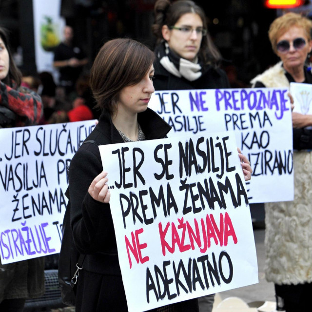 Izmjenama Zakona o zaštiti od nasilja u obitelji briše se prekršaj spolnog uznemiravanja i prebacuje se u sferu kaznene odgovornosti, pooštravaju se prekršajne kazne i propisuju da će se za kršenje zaštitnih mjera moći izreći isključivo zatvorska kazna