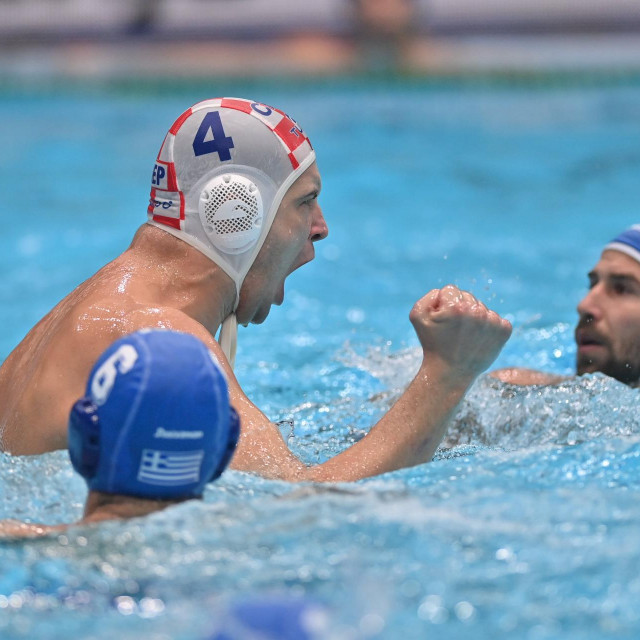 Luka Lončar
 