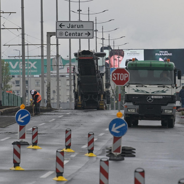 Radovi na Jadranskom mostu