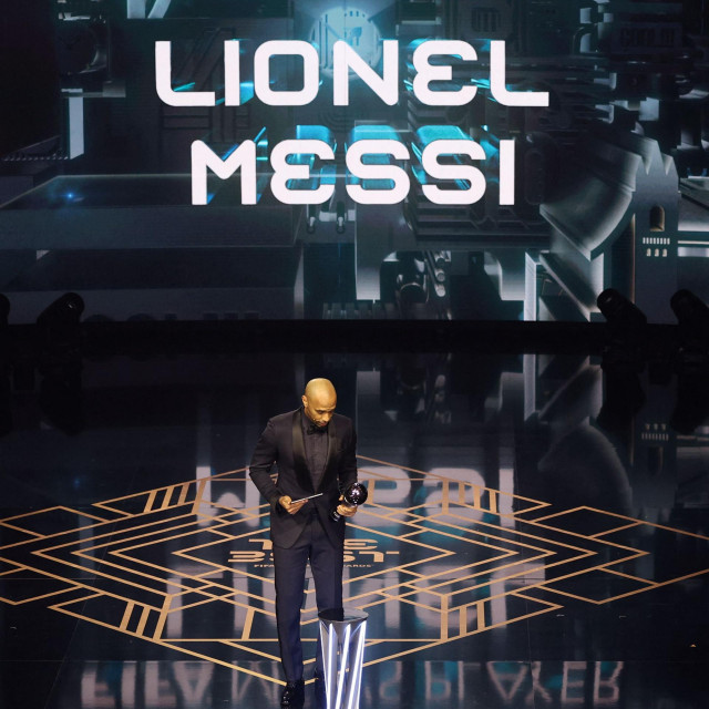 Nagradu je u Mesijevo ime preuzeo Thierry Henry