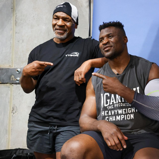Mike Tyson i Francis Ngannou