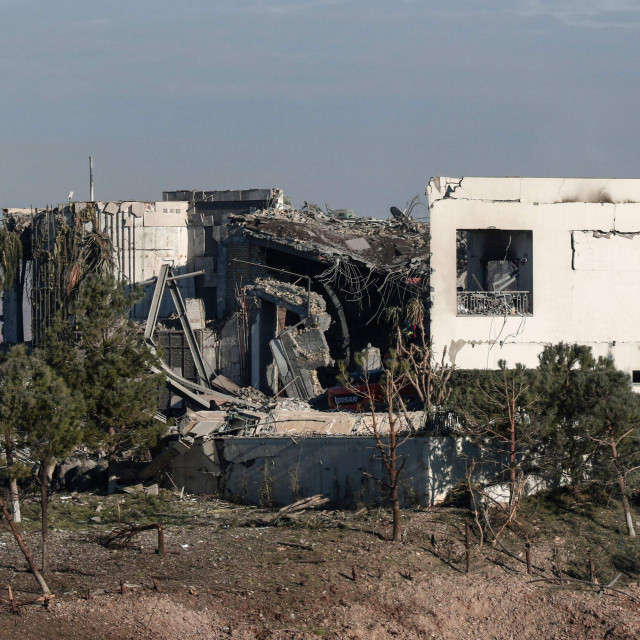 Zgrada oštećena u iranskom granatiranju