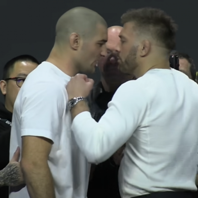 Sean Strickland (lijevo) i Dricus Du Plessis (desno)