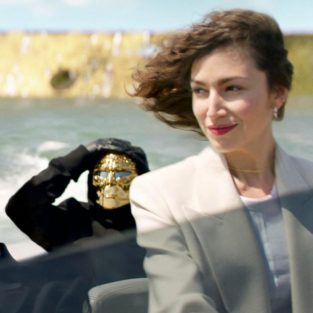 Glume Kevin Hart, Yun Jee Kim, Jacob Battalion, Ursula Corbero
 