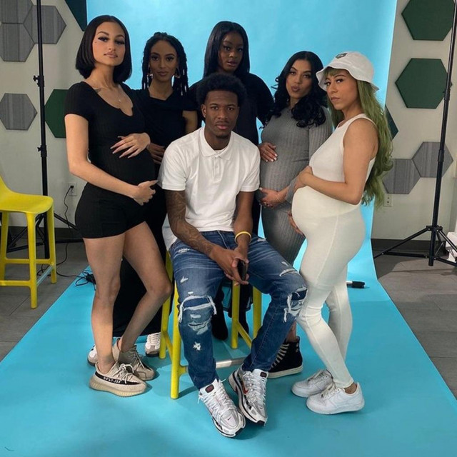 Glazbenik i pet žena koje su sve trudne s njim u isto vrijeme