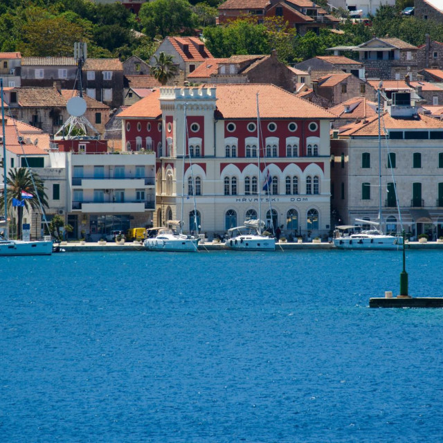 Pogled na grad Vis
