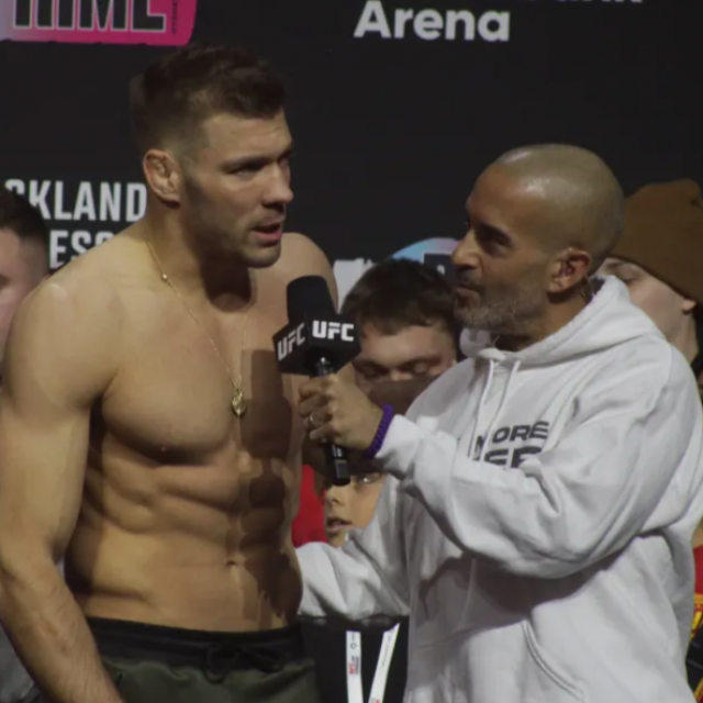 Dricus Du Plessis i Jon Anik
