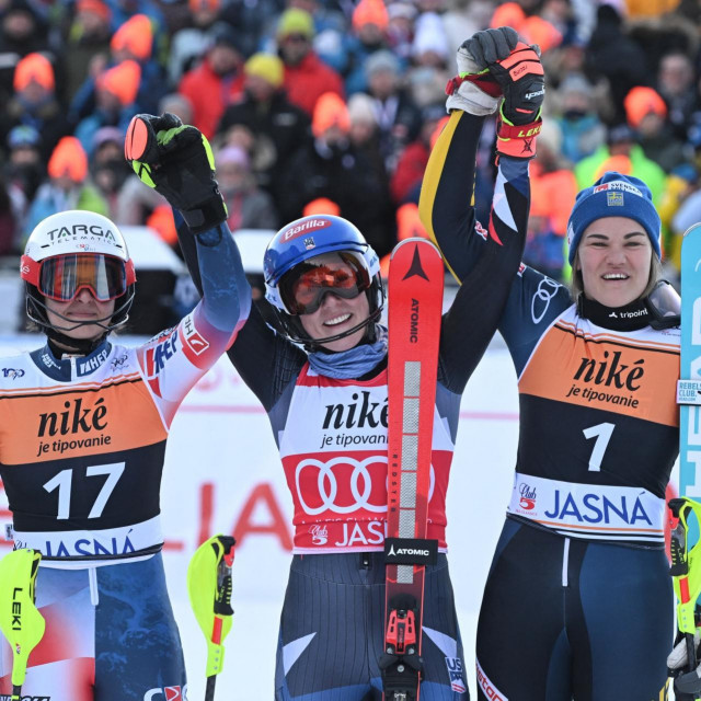 Pobjedničko postolje u Jasni: Ljutić, Shiffrin, Swenn Larsson