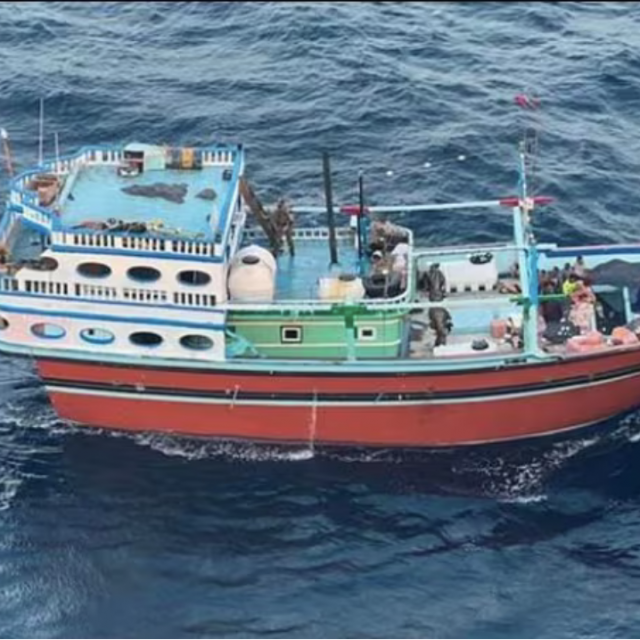 Ilustracija, brod u Arapskom moru na kojem je nađeno iransko oružje