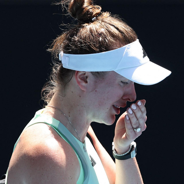 Elina Svitolina odlazi s terena u suzama