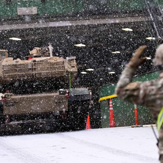 Američki tenk M1A2 stiže u Europu