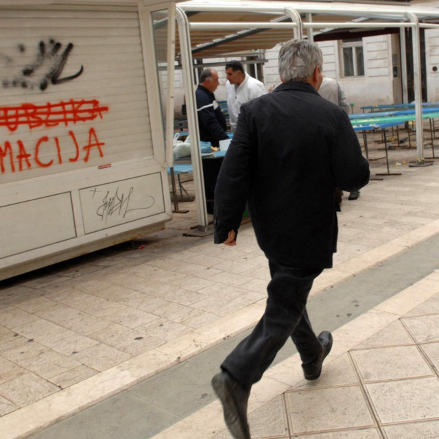 Danijel Dragojević bježi pred fotoaparatom Feđe Klarića