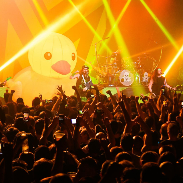 Boogaloo, koncert škotske metal grupe Alestorm