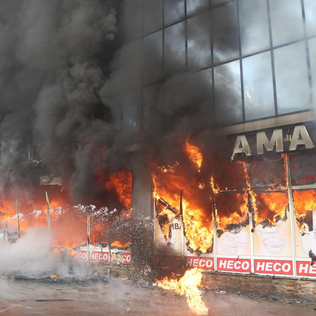 Požar na tržnici Heco