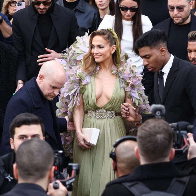 Jennifer Lopez bila je glavna gošća revije Elieja Saaba