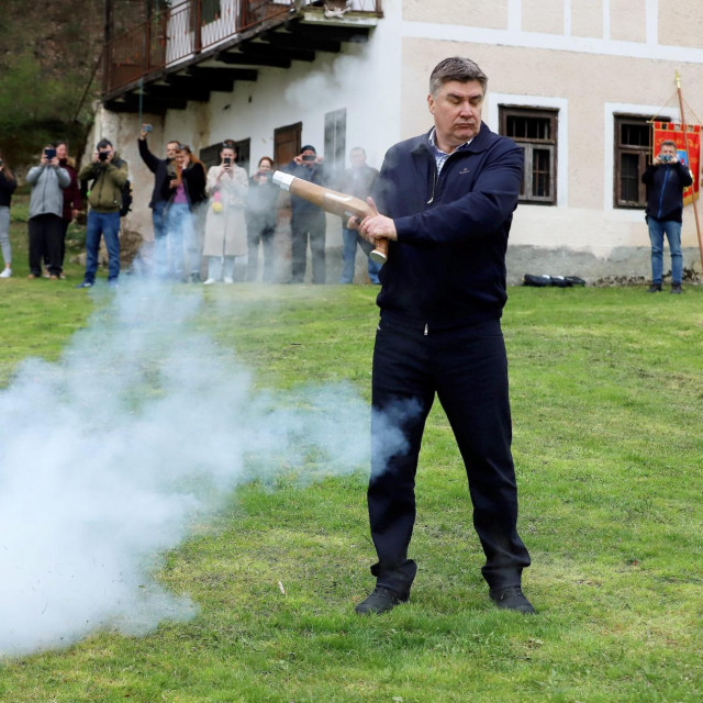 Još jedan predsjednikov pucanj u prazno