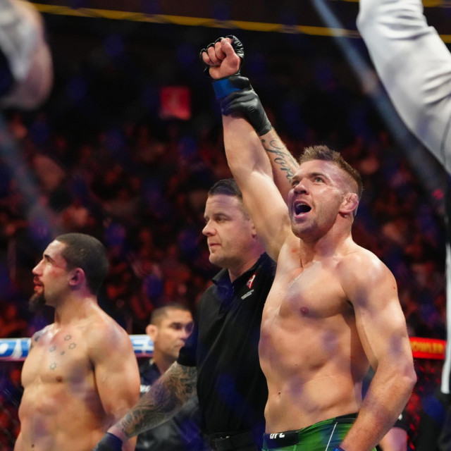 Dricus Du Plessis vs. Robert Whittaker