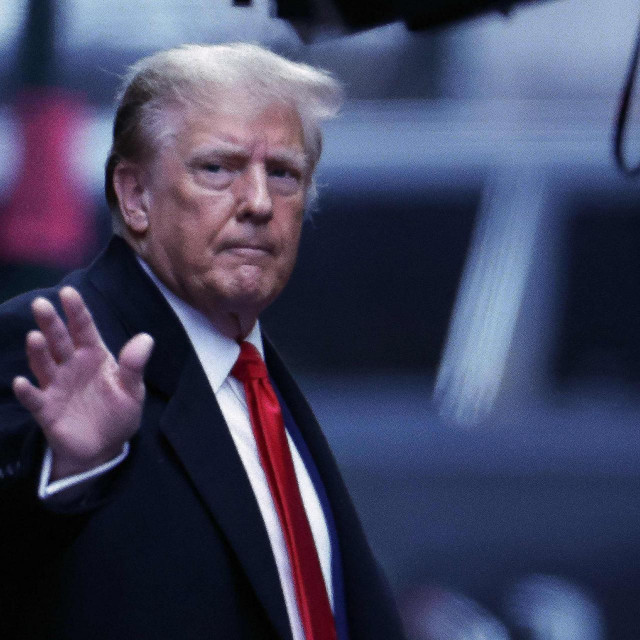 Donald Trump napušta sud prije izricanja presude