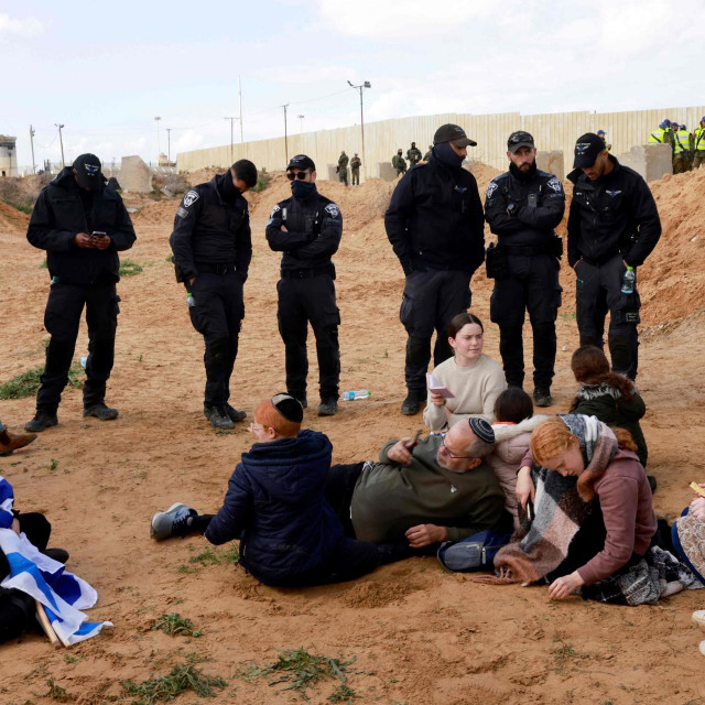 Izraelske snage sigurnosti i prosvjednici, članovi obitelji talaca