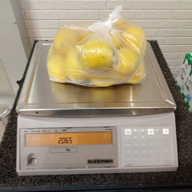 Vaga za kupce u trgovini