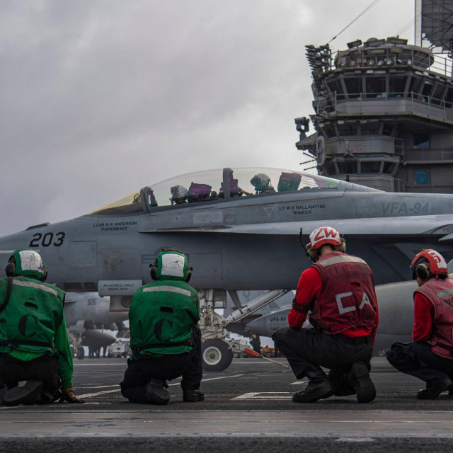 Američki nosač aviona: ‘zamaskiranu‘ rusku naftu koriste i američki ratni brodovi