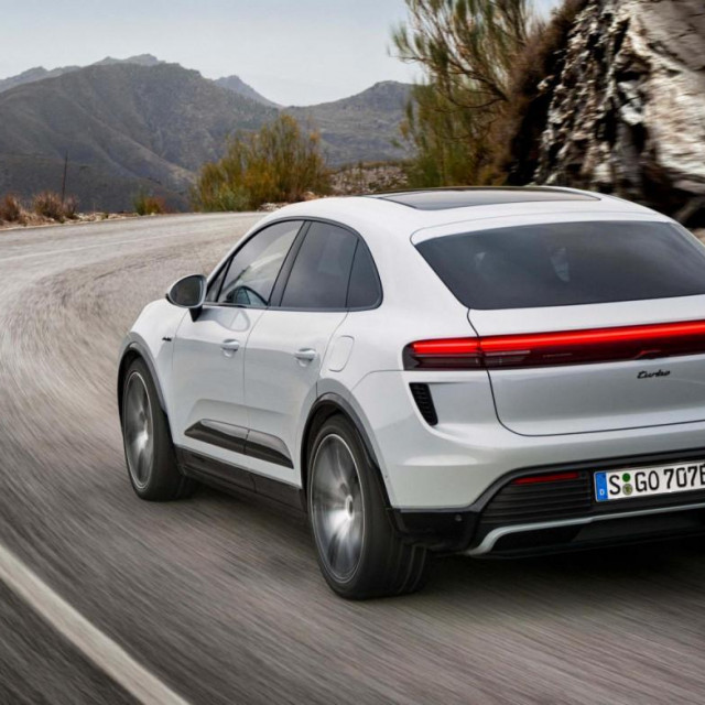 Porsche Macan EV