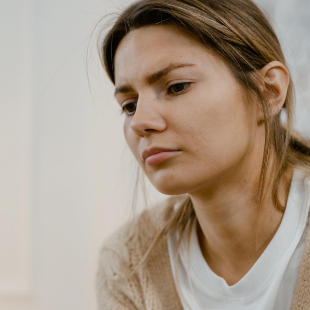 Tužna žena, ilustracija