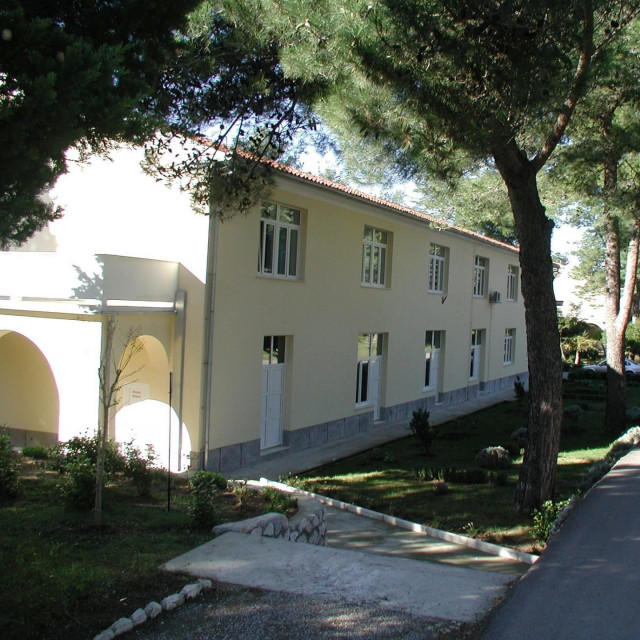 Županijska specijalna bolnica za psihijatriju i rehabilitaciju Insula u Kamporu na Rabu