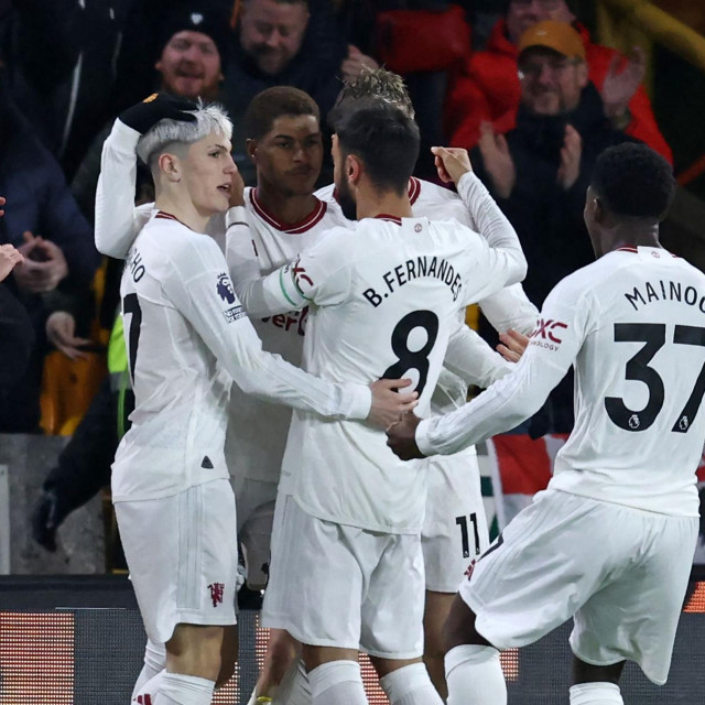 Marcus Rashford slavi pogodak s ekipom