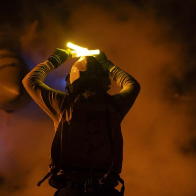 Američki borbeni avion F/A-18F Super Hornet polijeće s nosača aviona USS Dwight Eisenhower na misiju/Ilustracija