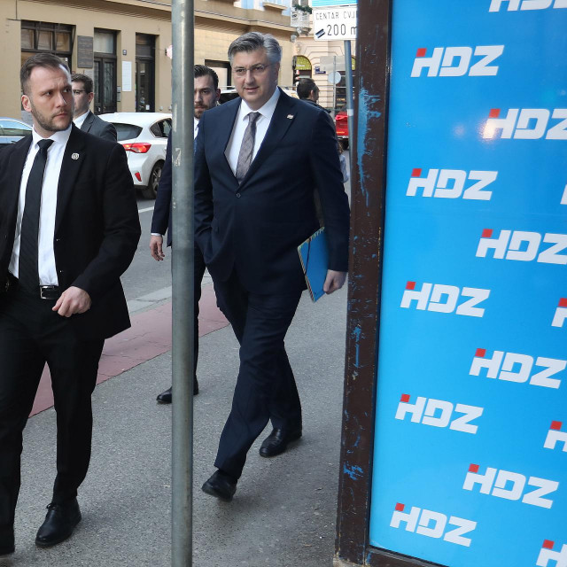 Andrej Plenković dolazi na sjednicu Predsjedništva HDZ-a u Zagrebu (5.2.2024.)
