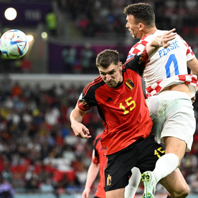 Thomas Meunier u duelu s Ivanom Perišićem