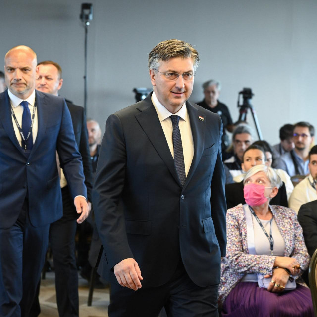 Na fotografiji: Andrej Plenkovic, Predsjednik Vlade i Daniel Markić, ravnatelj SOA-e