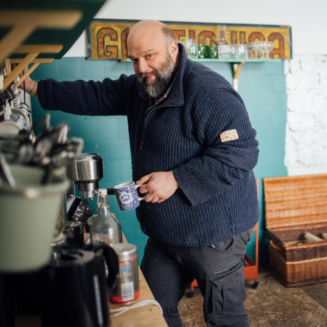 Marčić živi u Klanjcu, gradiću u Zagorju, i tamo vodi Kuću Klajn, jedinstveni kulturni, ali i životni projekt na ovim prostorima