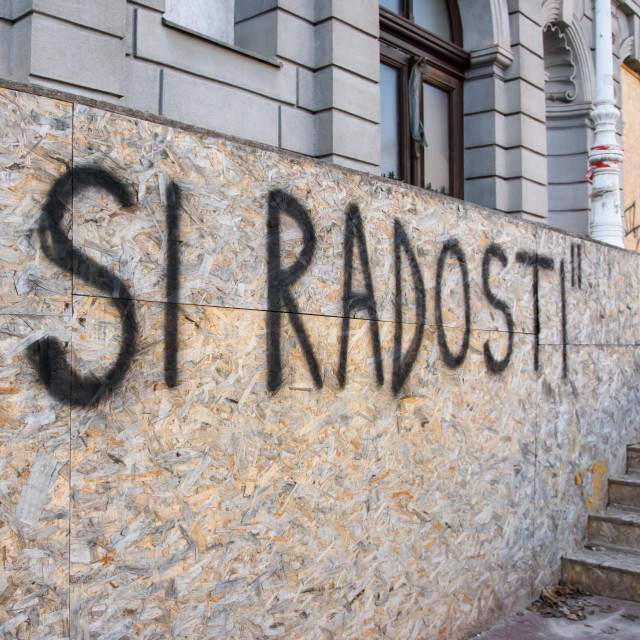 Grafit ”Di si radosti” na Muzeju Mimara koji je nacrtan u srijedu te promptno uklonjen
