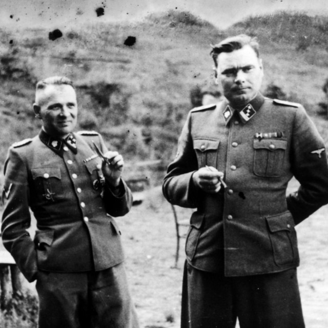 Josef Mengele, Rudolf Höss, Josef Kramer i nepoznati njemački oficir