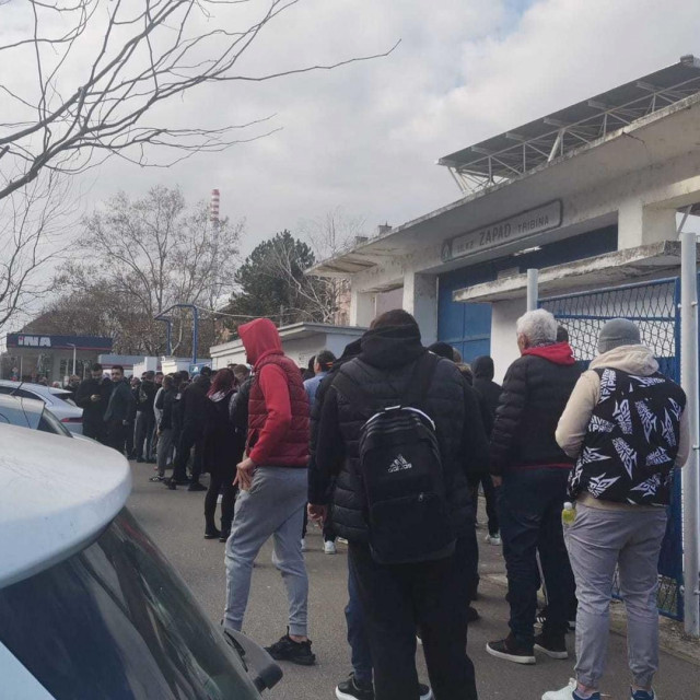 Redovi za ulaznice, stadion Kranjčevićeva