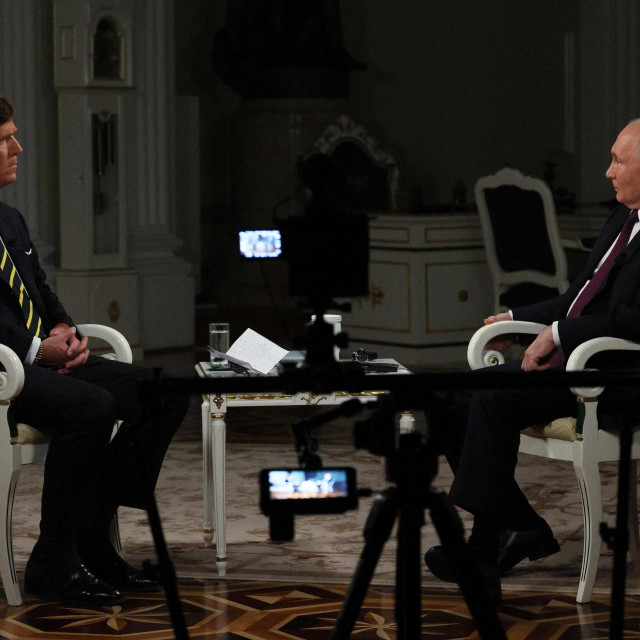 Tucker Carlson i Vladimir Putin 
