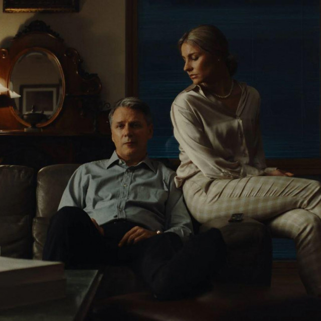 Dragan Mićanović kao Zoran Đinđić i Tihana Lazović kao njegova supruga Ružica u seriji ”Sablja”