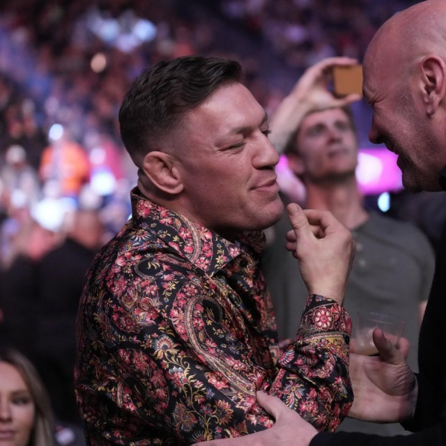 Conor McGregor (lijevo) i Dana White (desno)