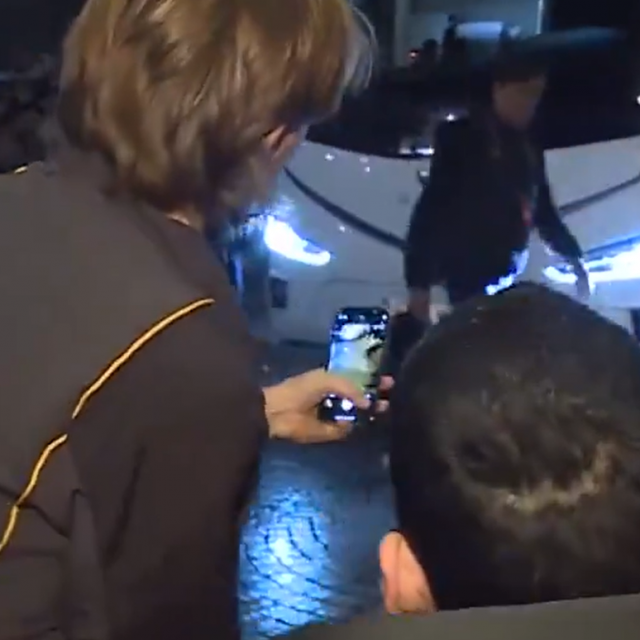 Luka Modrić i navijač