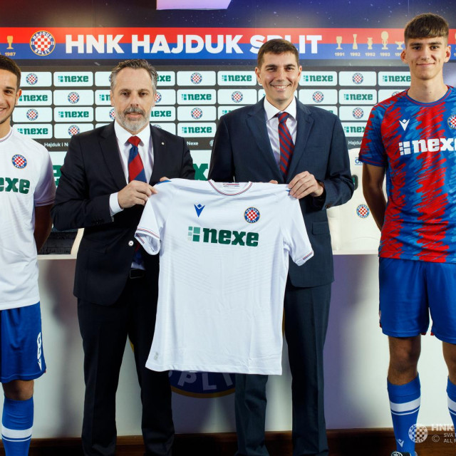 Lukša Jakobušić i Josip Ergović s igračima Dujem Reićem i Marinom Skelinom