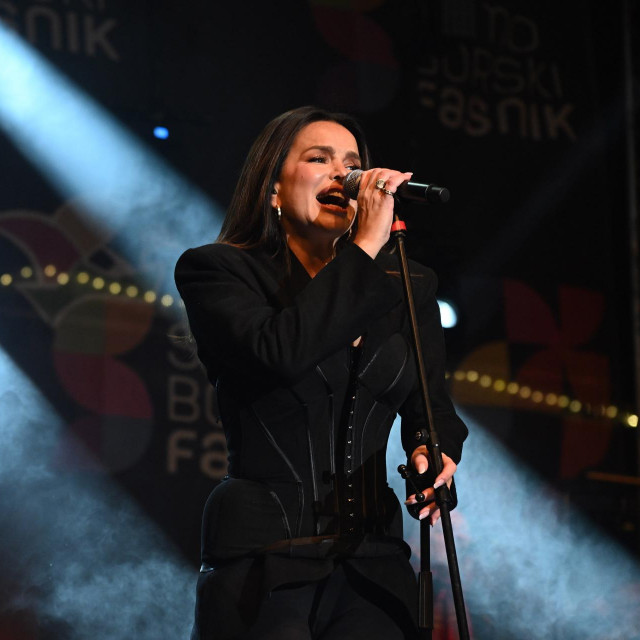 Severina na koncertu u Samoboru