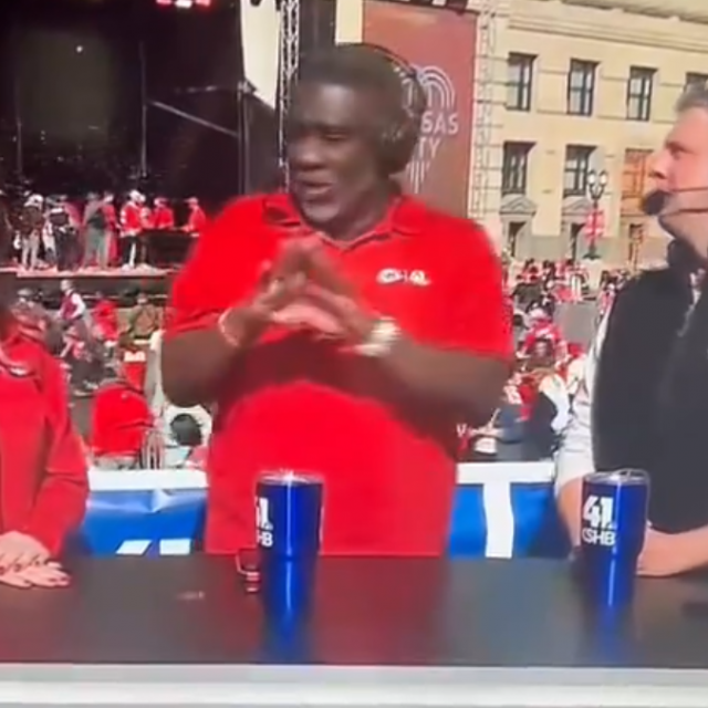 Dobro raspoloženi novinari Channel 41 prije nego shvate što se dogodilo