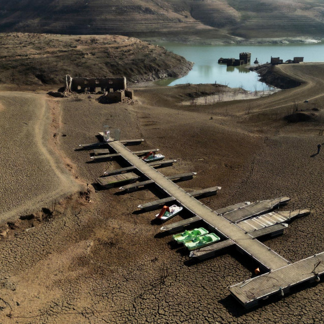 Cijela Katalonija trenutačno trpi najgoru sušu u zabilježenoj povijesti. Značajna kiša nije pala već tri godine