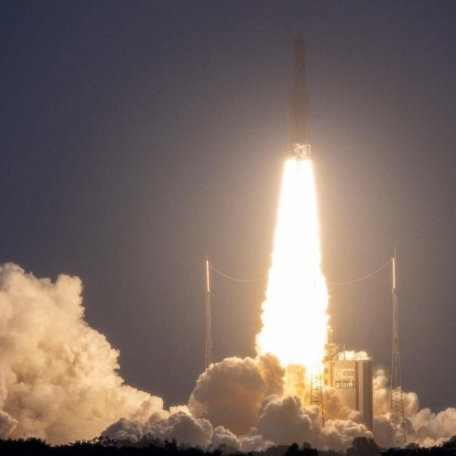 Raketa Ariane 5 lansirana s dva telekomunikacijska satelita iz Europskog svemirskog centra u Francuskoj Gvajani 2020.