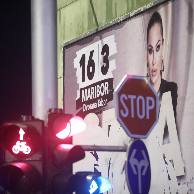 Jumbo plakat za koncert srpske folk pjevačice Cece Ražnatović u Mariboru
 