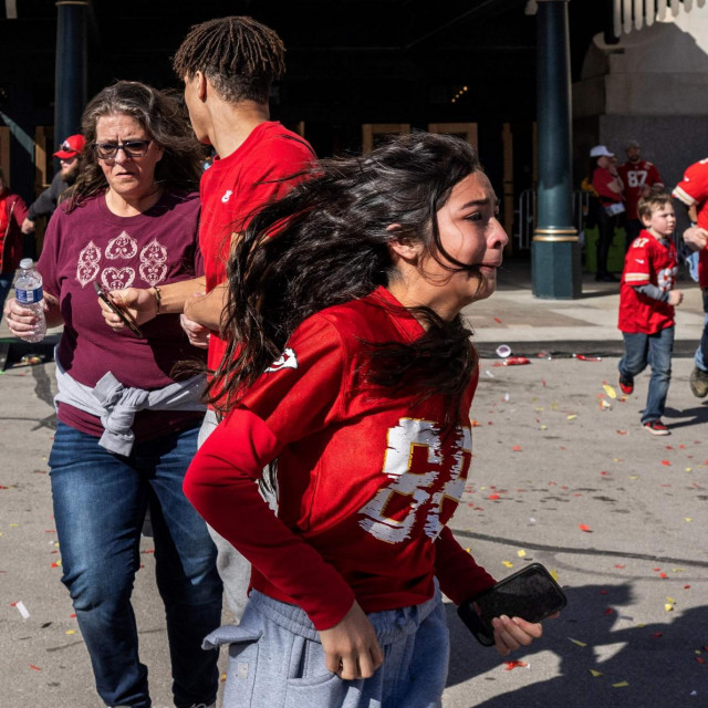 Pucnjava tijekom pobjedničke parade u Kansas Cityu